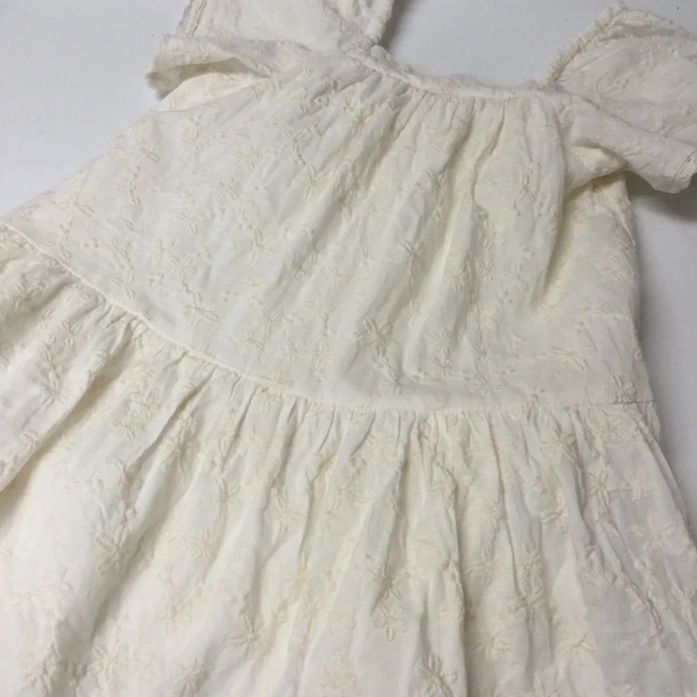 ZARA sz 2 - 3 Yrs Dress Tone on Tone Short Sleeves Square Neck Embroidery Cream